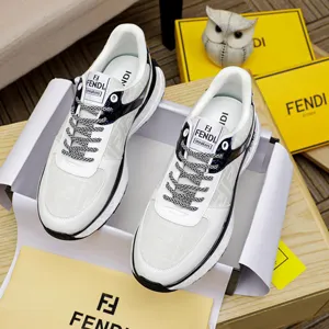 フェンディ メンズ カジュアルスニーカー ホワイト レースアップスニーカー（FENDI 68）