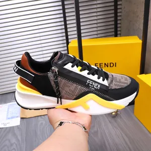フェンディ フロー シリーズ スニーカー グリーンのFF Lycra?ランニングシューズ 7E1392AQ6DF1R78