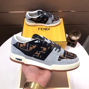 フェンディ マッチ シリーズ レースアップ スニーカー グレー＆ブルー スエード ローカット（FENDI 48）