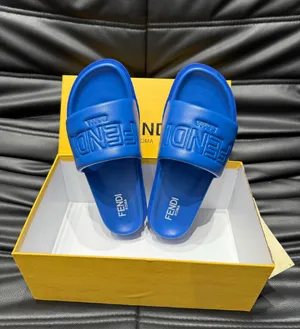 フェンディ ローマ シリーズ メンズスリッパ ビーチサンダル ブルー（FENDI 192）