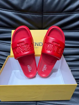 フェンディ ローマ シリーズ メンズ スリッパ ビーチサンダル レッド（FENDI 201）