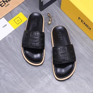フェンディ ローマシリーズ メンズスリッパ  ビーチサンダル ブラック（FENDI 202）