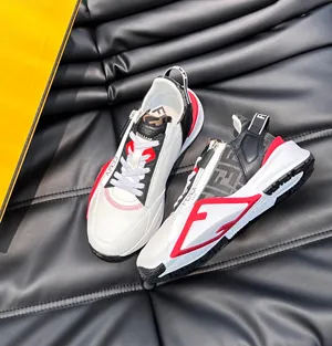 フェンディ フロー シリーズ  スニーカー ブラック＆ホワイト レザー ランニングシューズ（FENDI 78）