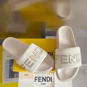 フェンディ ローマシリーズ ホワイトグレインカーフスキン スリッパ カップルスタイル（FENDI 233）