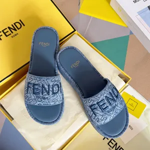 フェンディ サンシャイン ブルー デニム ジャカード プラットフォームサンダル（FENDI 226）
