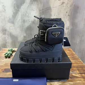 プラダ アプレ ナイロン トライアングルロゴ ショート スノーブーツ ブラック（Prada 64?）