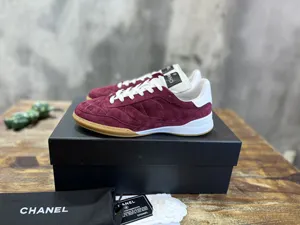 シャネル 23S バーガンディ スエード ダイヤモンドパターン テニスシューズ (G45335 B14498 NS321)