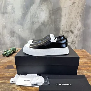 シャネル 24SS 新作 ブラック シャイニー ソフトレザー スリッポン ローファー（Chanel 87）