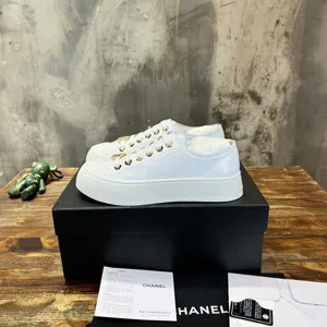 CHANEL シャネル 25SS 新作 ホワイト グロッシー パテントレザー カジュアル ビッグトゥ シューズ (G45560)