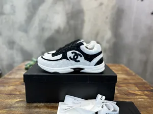CHANEL シャネル 22A ニューパンダカラーウェイ ホワイト＆ブラック プリント カジュアルスニーカー (G39230)