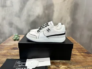 CHANEL シャネル 2023年春夏 ホワイト メッシュ キルティング ローカット カジュアル スニーカー（ブラック レース）(G39802-Y56332-K5576)