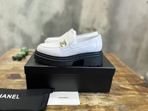 CHANEL シャネル 25SS ホワイト カーフスキン プラットフォーム ローファー (G45074)