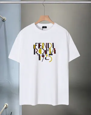 フェンディ「フェンディ ローマ 1925」クルーネック コットン 半袖Tシャツ ホワイト (FY0936AVOHF1J7C)