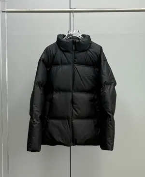 PRADA カップル用 ブラック スタンドカラー パファージャケット ジップアップデザイン (Prada000034)