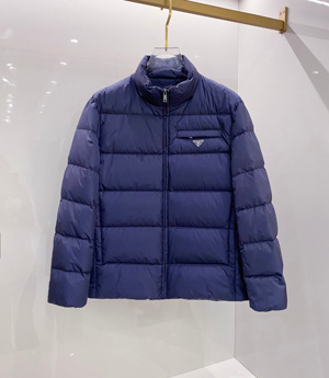 プラダ メンズ ブルー スタンドカラー ショート ジップアップ ダウンジャケット（Prada000066）