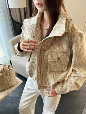 ディオール ニュー ツイル レタープリント フード付きクロップドジャケット ベージュ（Dior000044）