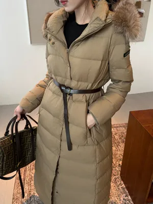バーバリー レディース サンドベージュ シンベルト フード付き ロングダウンジャケット（Burberry000044）