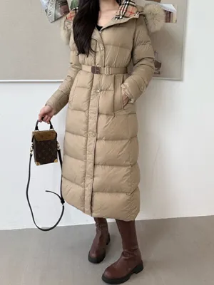 バーバリー レディース ベージュ ファーカラー フード付き ロングダウンジャケット（Burberry000005）