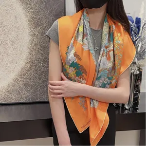エルメス「ローブ?レジェール」オレンジ シルクスカーフ 90*90（Hermès000142）