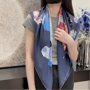エルメス「ローブ?レジェール」ネイビーブルー シルクスカーフ 90*90（Hermès000141）
