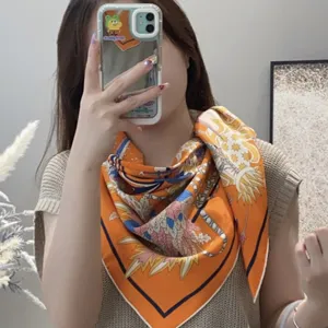 エルメス「ルサクレデセゾン」オレンジ シルクスクエアスカーフ 90*90（Hermès000131）
