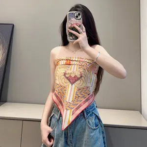 エルメス「アラリュミエールデュフランボー」レッド/ピンク 両面シルクスカーフ 90*90（Hermès000069）