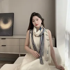 エルメス「エグリグリ レクタンギュラー」オフホワイト カシミア ロングスカーフ 63*180（Hermès000015）