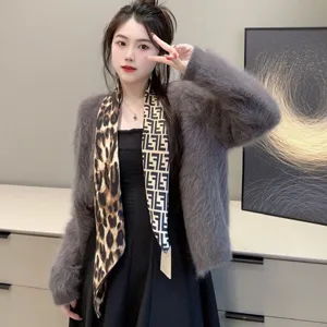 フェンディ ミルクコーヒーカラー「スプラッシュグラデーション レオパードプリント」シルクスカーフ 90×90cm（Fendi000056）