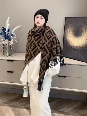 フェンディ ブラウン トライアングル カシミアブレンド ショール 130×185（Fendi000055）