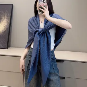 フェンディ ネイビーブルー FFロゴ ジャカードシルクショール 140×140（Fendi000038）