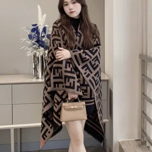 フェンディ ブラックブラウン FFロゴ ジャカード ウールケープ 140×140（Fendi000039）