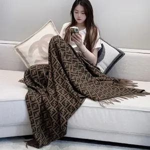 フェンディ ブラウン カシミア FFジャカード トラベルショール＆アイマスク 140×160（Fendi000041）
