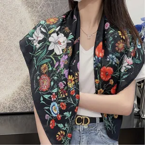 グッチ ブラック フローラルプリント シルクツイル スクエアスカーフ 90*90（Gucci000038）