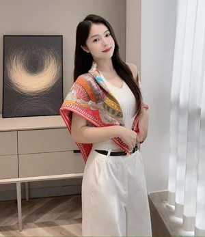 ルイヴィトン「フロムザクラウドスクエア90」レッド シルクスカーフ 90×90cm（M96867）