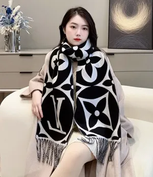 ルイヴィトン「LVメダリオン」ブラック/ホワイト ウール リバーシブル マフラー 30×209cm（M79212）