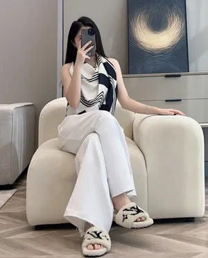 シャネル ブラック＆ホワイト ダブルCロゴ シルクスカーフ 90x90cm（Chanel000067）
