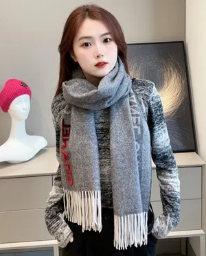 シャネル「クラシック ロゴ」グレー カシミヤ マフラー 190 x 45cm（Chanel000083）