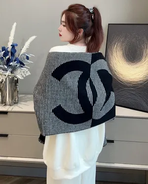 シャネル ブラック“ハウンドトゥース ”カシミアマフラー 180 x 45cm（Chanel000092）