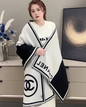 シャネル「CCロゴ」ブラック/ホワイト カラーブロック ラージ カシミア ショール 190 x 70cm（Chanel000093）