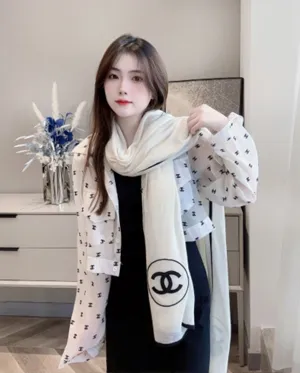 シャネル「CCロゴ」ホワイトカシミア オーバーサイズショール 200 x 100cm（Chanel000100）