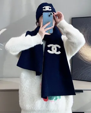 シャネル「CCロゴ」ダークブルー ニットカシミヤマフラー/ビーニーセット 200 x 35cm（Chanel000114）