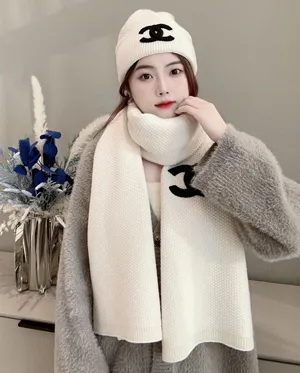 シャネル「CCロゴ」ホワイト ニットカシミヤマフラー/ビーニーセット 200 x 35cm（Chanel000115）