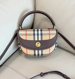 バーバリー ハイランド ミニショルダーバッグ サンドベージュ（81122401）
