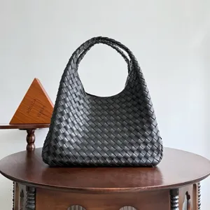 ボッテガヴェネタ カンパーナ ブラック レディース ウーブンショルダーバッグ（844250）