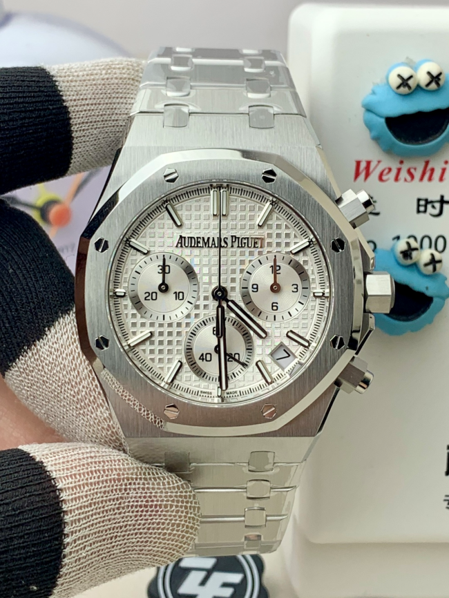 ZF製 新品【角に鋭さを隠し、時が証する】オーデマピゲスーパーコピー ロイヤルオーク クロノグラフ 26240（シルバー）