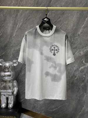 Chrome Hearts (クロムハーツ) 2025SS 新作 マーブルウォッシュ＆ホースシュークロス刻字膜 プレミアムTシャツ（ライトグレー）