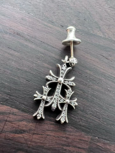 クロムハーツ (Chrome Hearts) フルダイヤモンド スリークロス ドロップピアス- 925シルバー / ゴシックスタイル