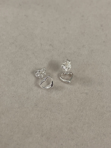 ティファニー (Tiffany & Co.) オープンハート スタッドピアス