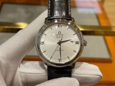 OMEGA デ?ヴィル レディース 39.5mm - ステンレススティール / シルバー文字盤 / Cal.2500搭載 / ブラックレザーストラップ