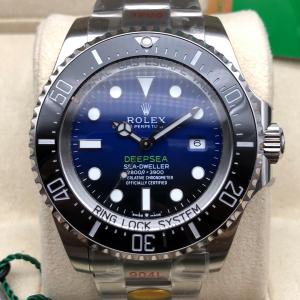 ロレックス ディープシー “シーダイバー” Ref.136660：ブルーダイヤル×セラミックベゼル×316Lステンレススチールケース×2836スイスメカニカルムーブメント